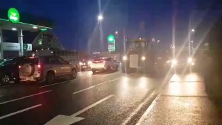 Video: Tractors gather ahead of farmer protest in Dublin today