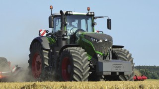 Fendt reopens assembly lines to resume production
