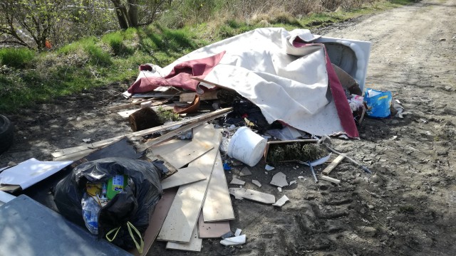 Image-source-Scottish-rural-organisations-rubbish-dumped-high-field