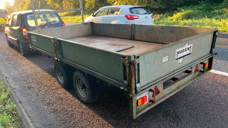 Towing trailer spells trouble for driver