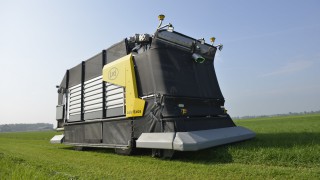Pics: First ‘fully autonomous’ zero-grazing machine unveiled