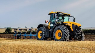 JCB launches ‘how to’ help videos for Fastrac 4000 series