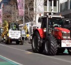 New Zealand farmers protest environmental restrictions