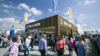 Dale Farm announces cut to October milk price