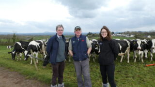 GrassCheck farm walk: Maximising milk from grazed grass with high-yielding cows