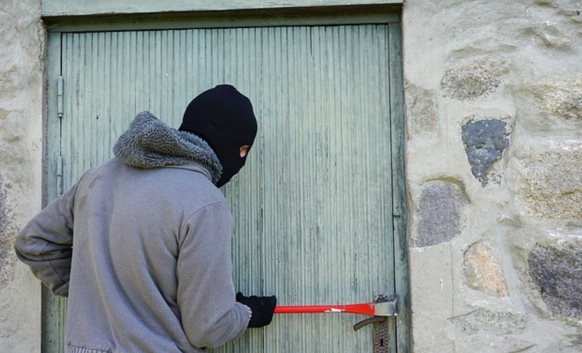 Investigation ongoing into theft of trailer and power tools in Co. Armagh