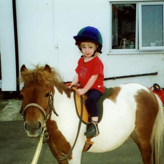 Samantha Hayes - Photo 