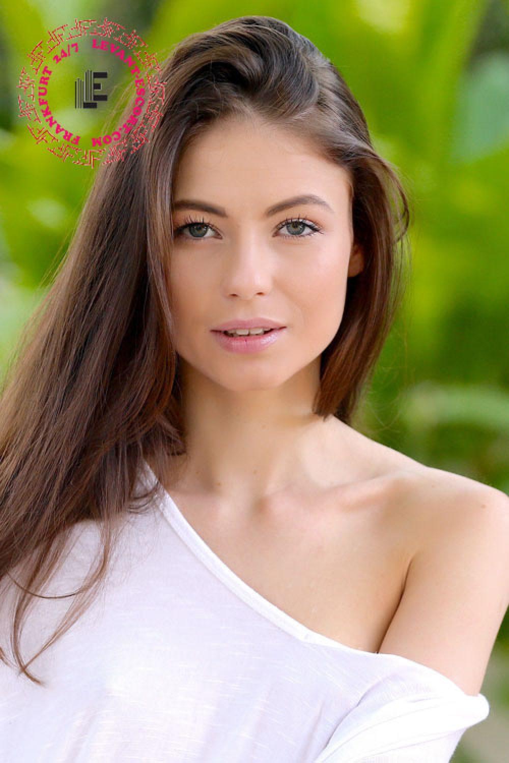 Lorie, escort in Frankfurt from Levant Escort.