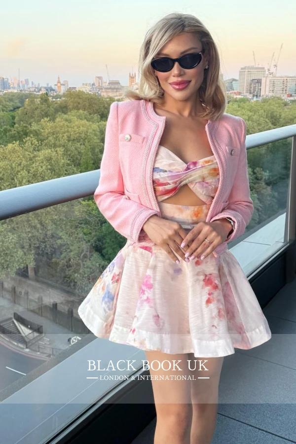 Chelly, escort in London from Black Book.