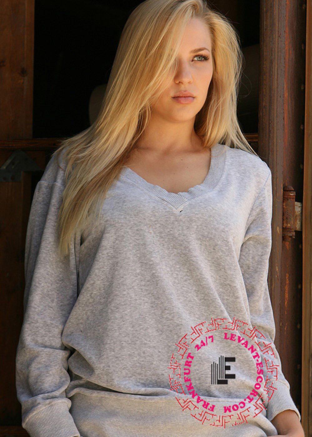 Briar, escort in Frankfurt from Levant Escort.