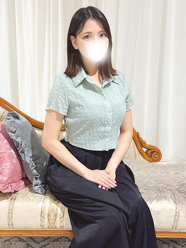 Maina, escort in Tokyo from Milf Escort.