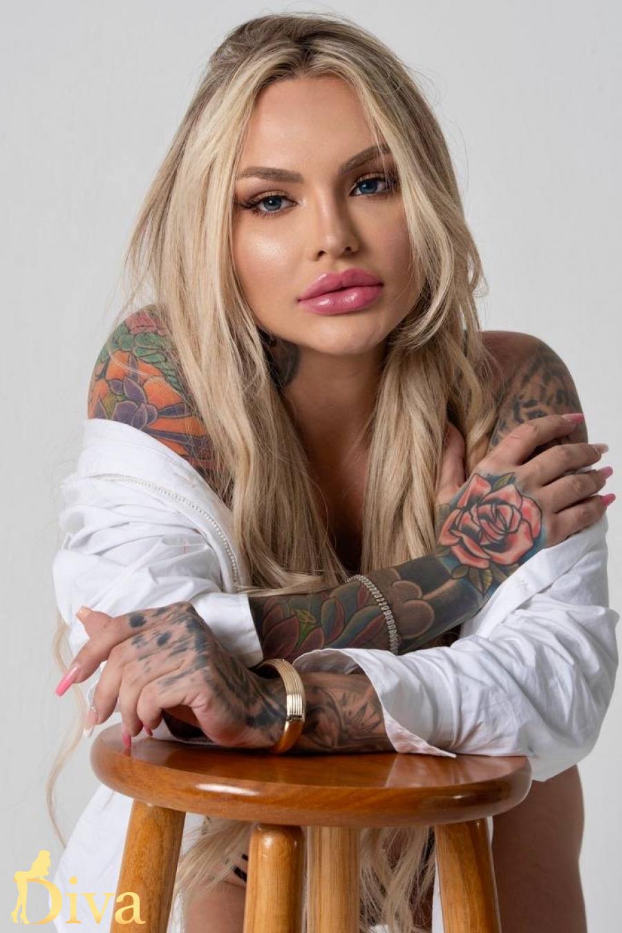 Glo, escort in London from Diva Escort.