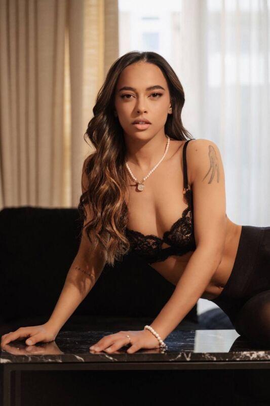 Lorenza, escort in London from Bunnies of London.