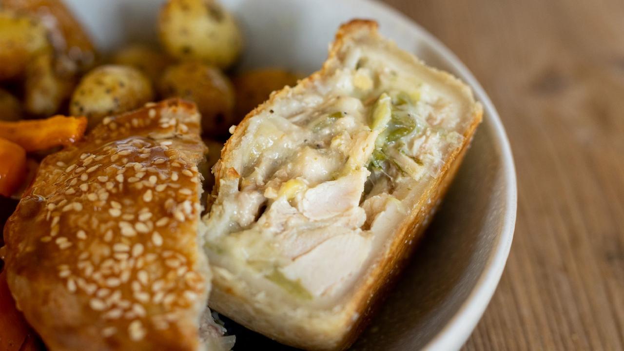 Meal card cover for: CHICKEN, Leek & Tarragon  (halal)