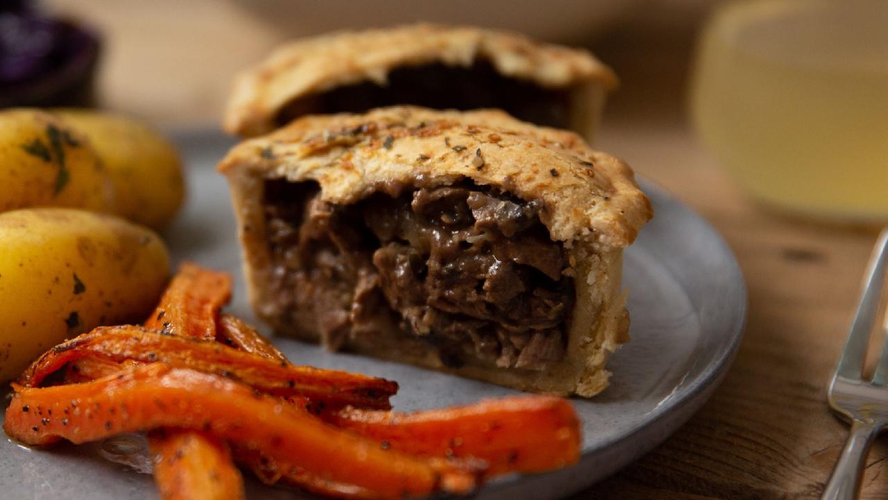 Meal card cover for: STEAK AND KIDNEY PIE