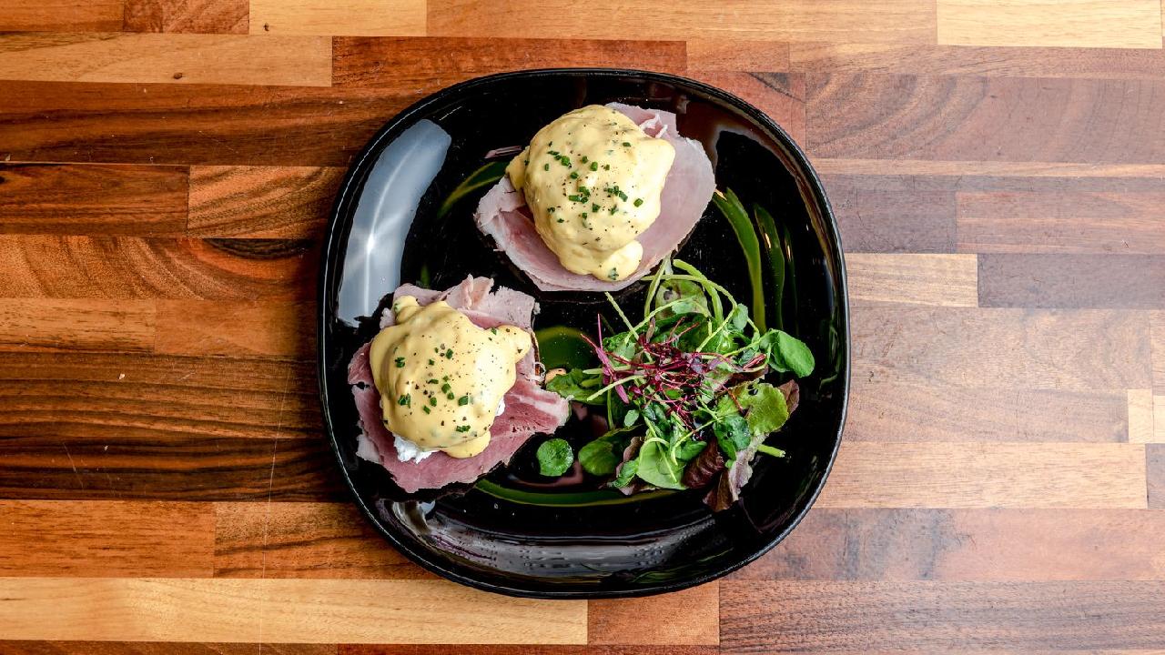 Meal card cover for: Eggs Benedict