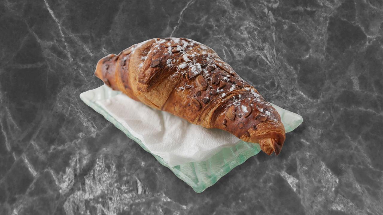 Meal card cover for: Almond Croissant