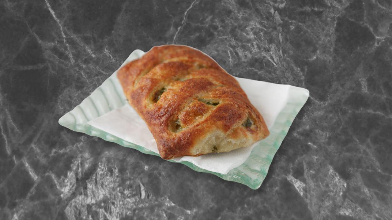 Meal card cover for: Spinach & Feta Roll