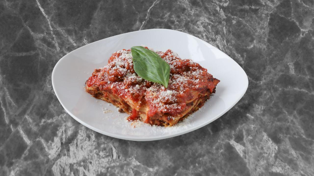 Meal card cover for: Nonna's Lasagna