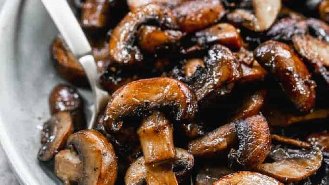 Meal card cover for: Sauteed Mushrooms
