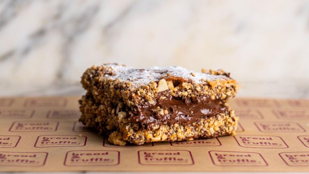 Meal card cover for: Nutella & Crumble Nuts Pastry