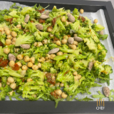 Meal card cover for: Broccoli and Chickpeas Platter with salted Almonds
