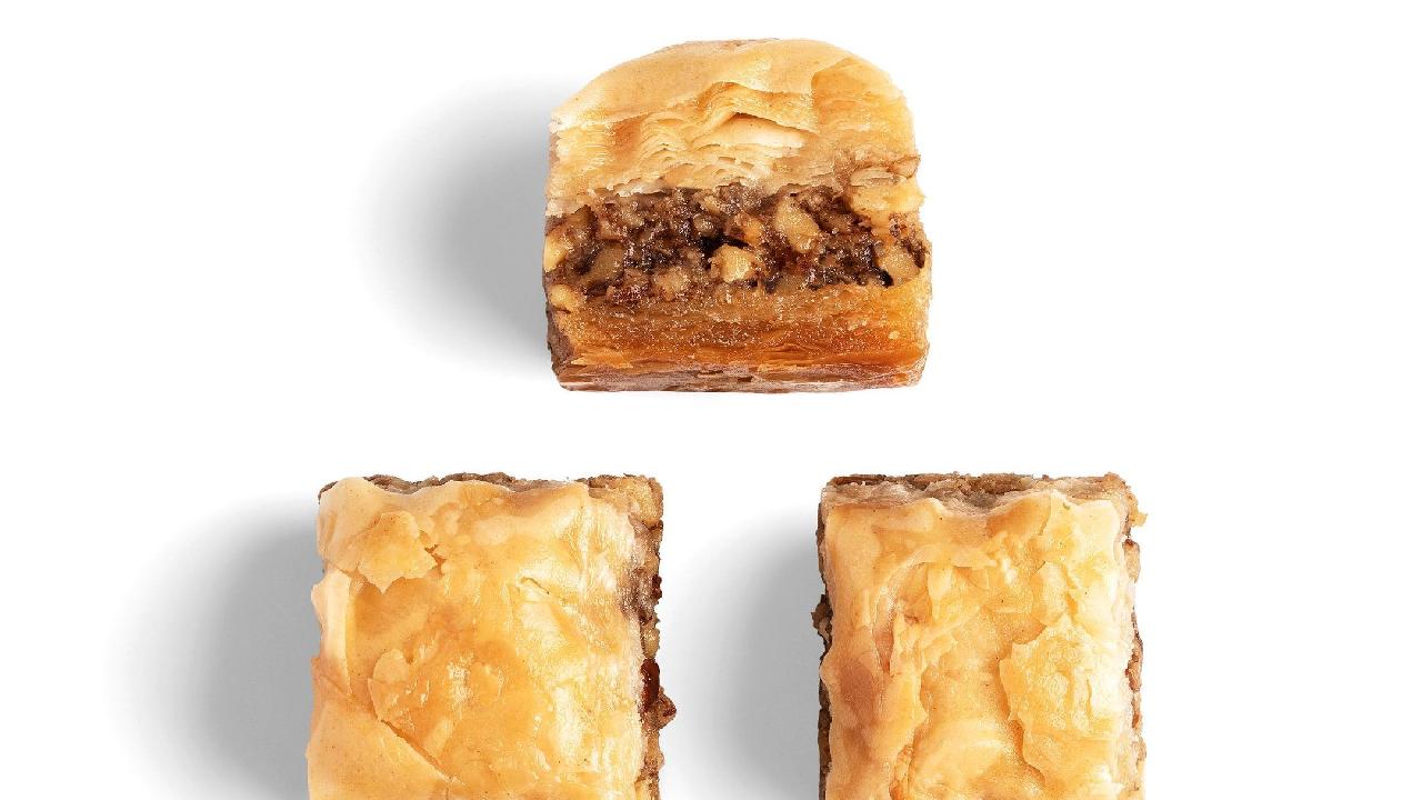 Meal card cover for: Walnut Baklawa Snack Pack