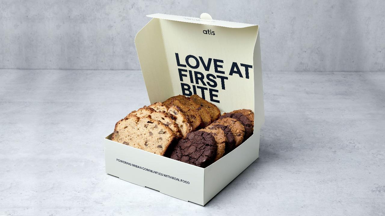 Meal card cover for: Sweet Treat Box