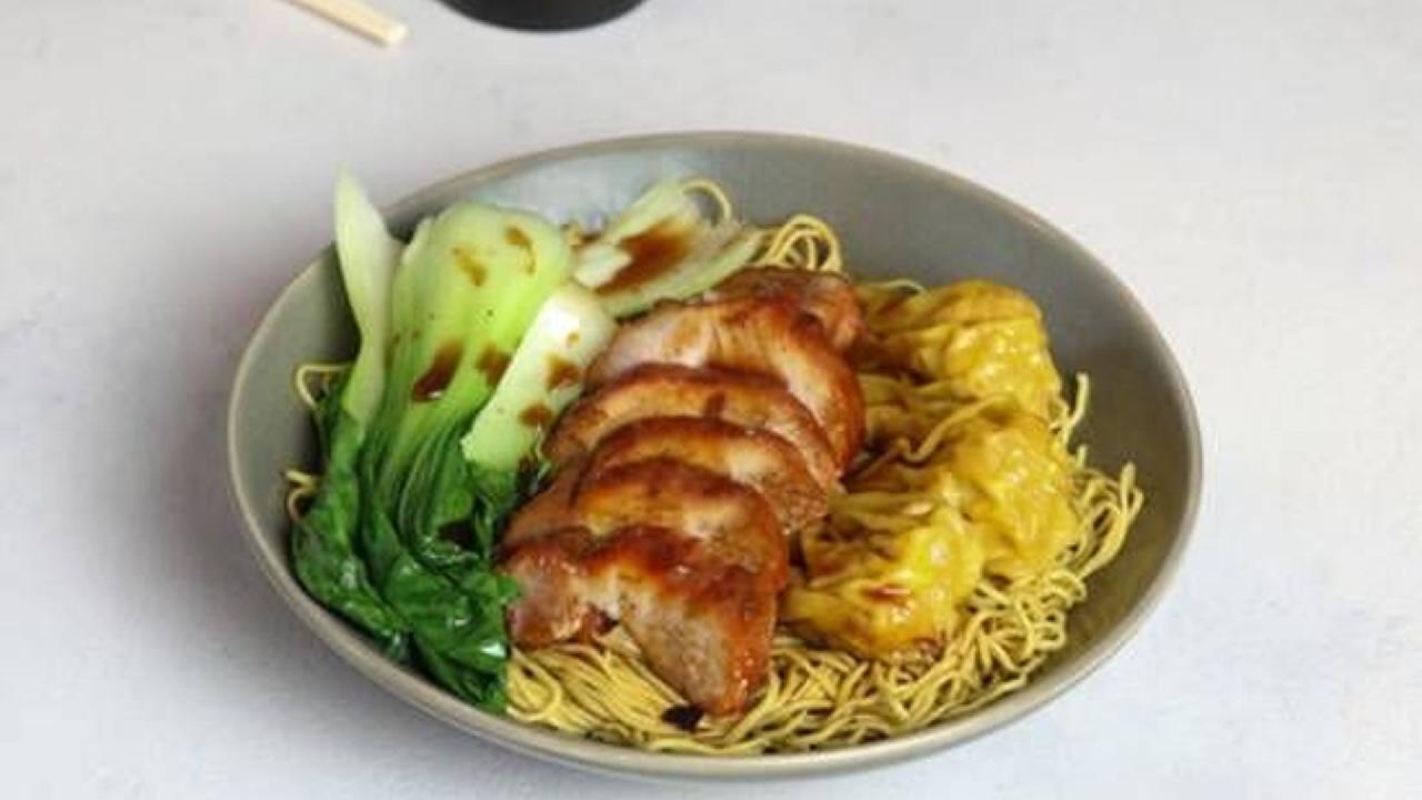 Meal card cover for: BBQ Pork Wonton Lo Mein 叉燒雲吞撈麵