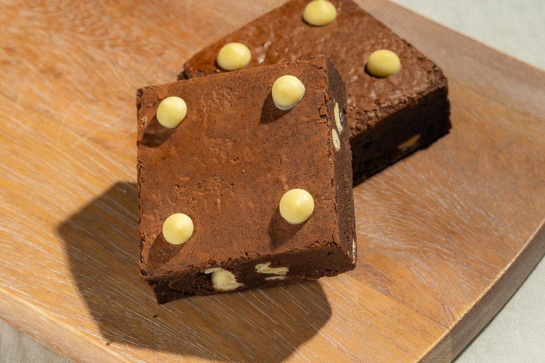 Meal card cover for: CAT White Chocolate brownie CAT