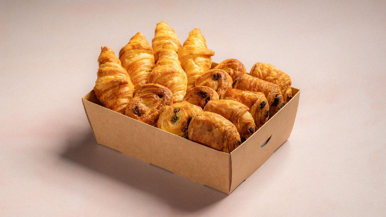 Meal card cover for: CAT Mini pastries selection CAT
