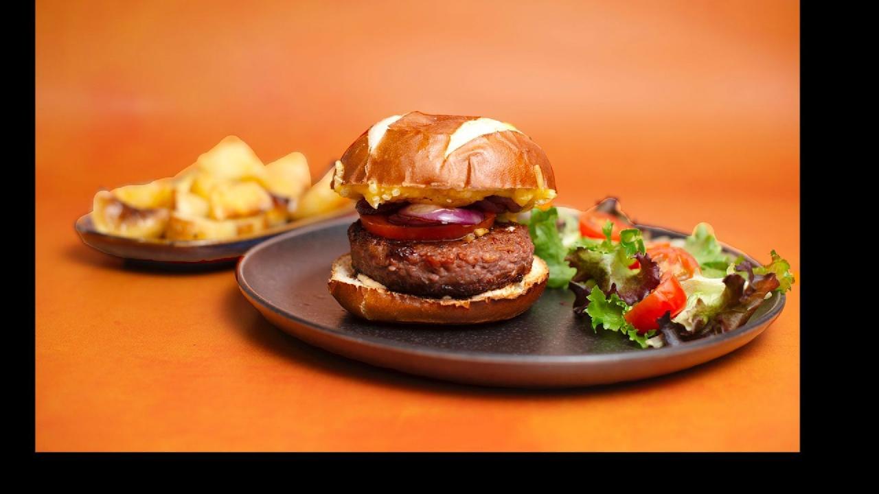 Meal card cover for: Vegan Beyond Burger