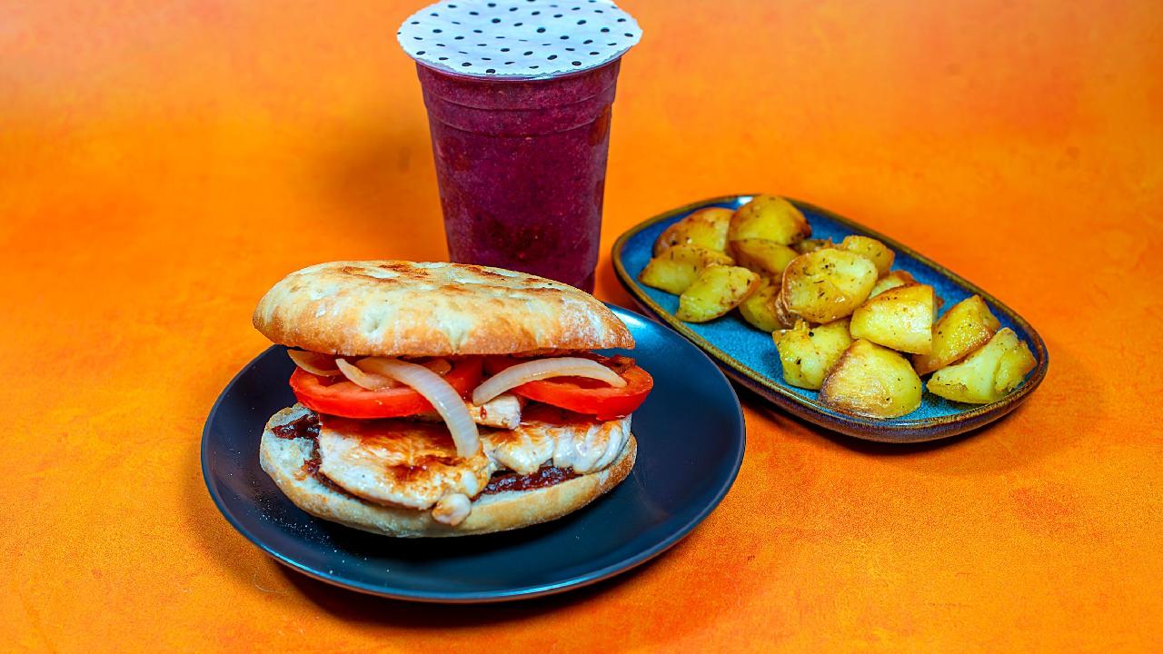 Meal card cover for: Chicken Burger Meal (halal)
