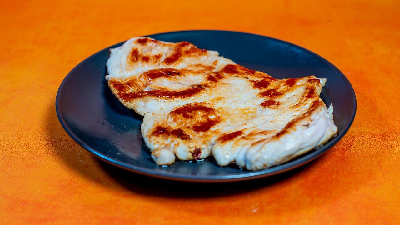 Meal card cover for: Chicken Breast (halal)