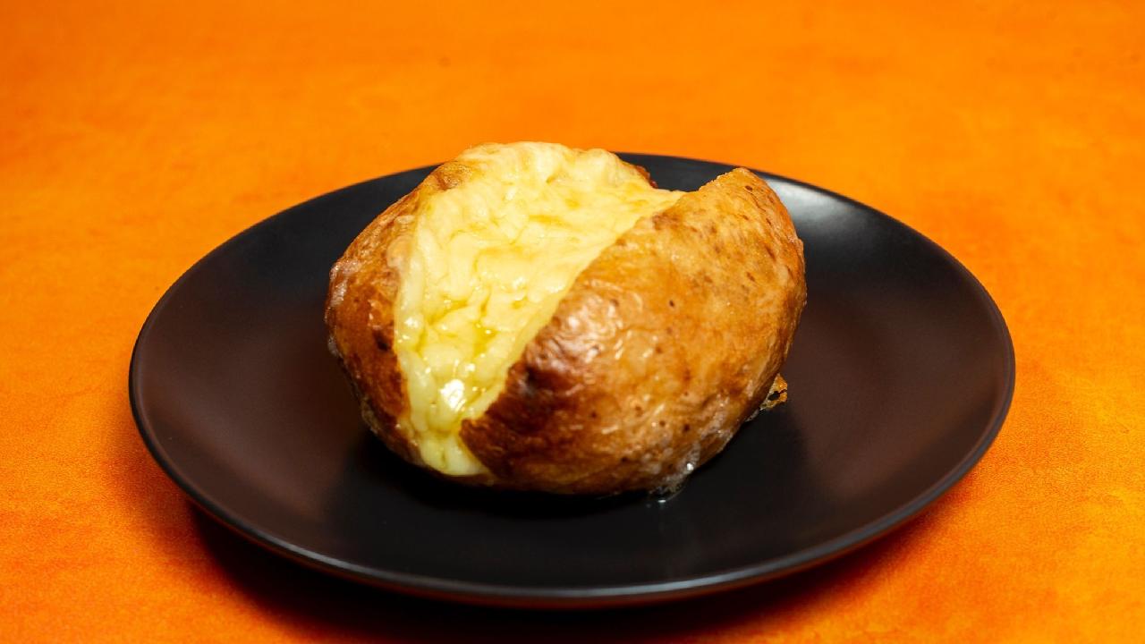 Meal card cover for: Baked Jacket Potato (starts plain)