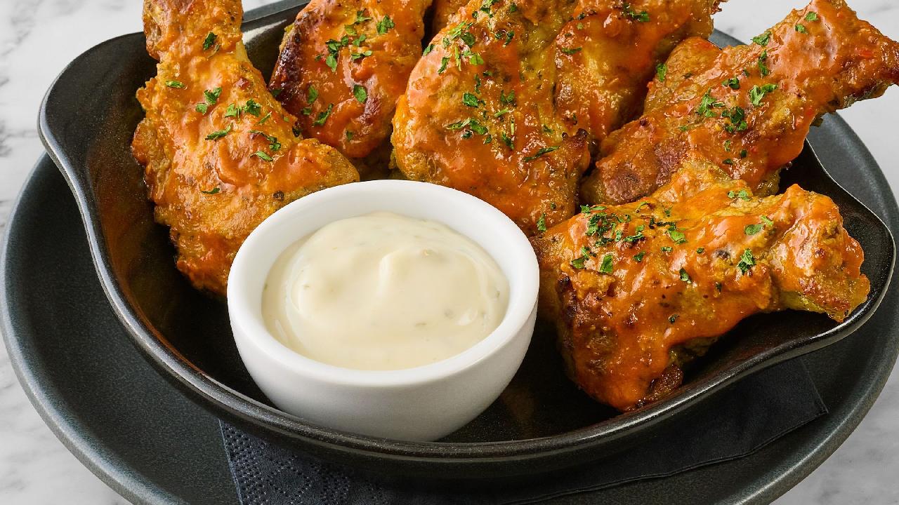 Meal card cover for: Buffalo Chicken Wings
