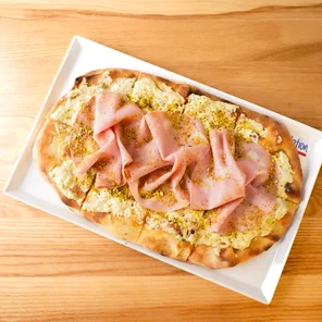 Meal card cover for: Pinsa Pistacchio e Mortadella