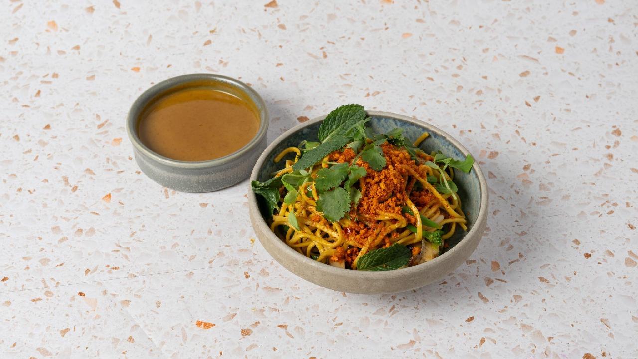 Meal card cover for: Shiitake peanut laksa