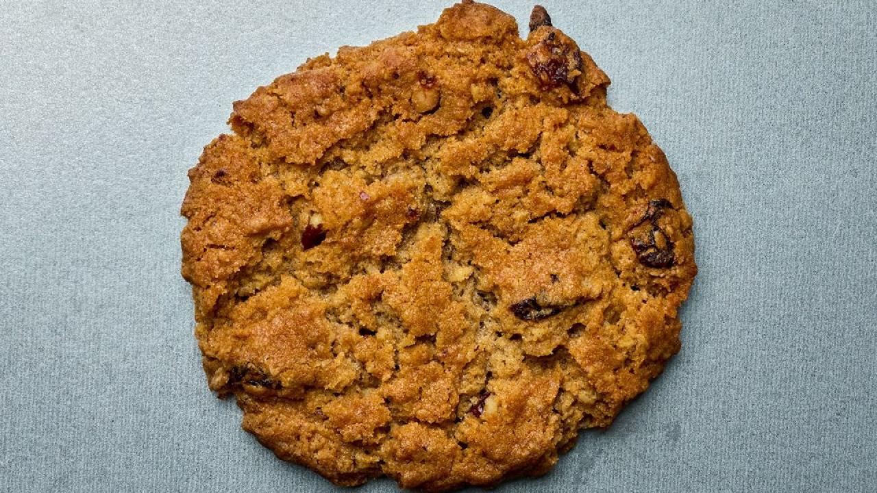 Meal card cover for: Oat & Raisin Cookie