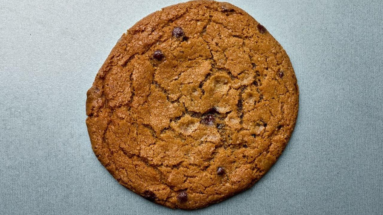 Meal card cover for: Dark Chocolate + Sea Salt Cookie