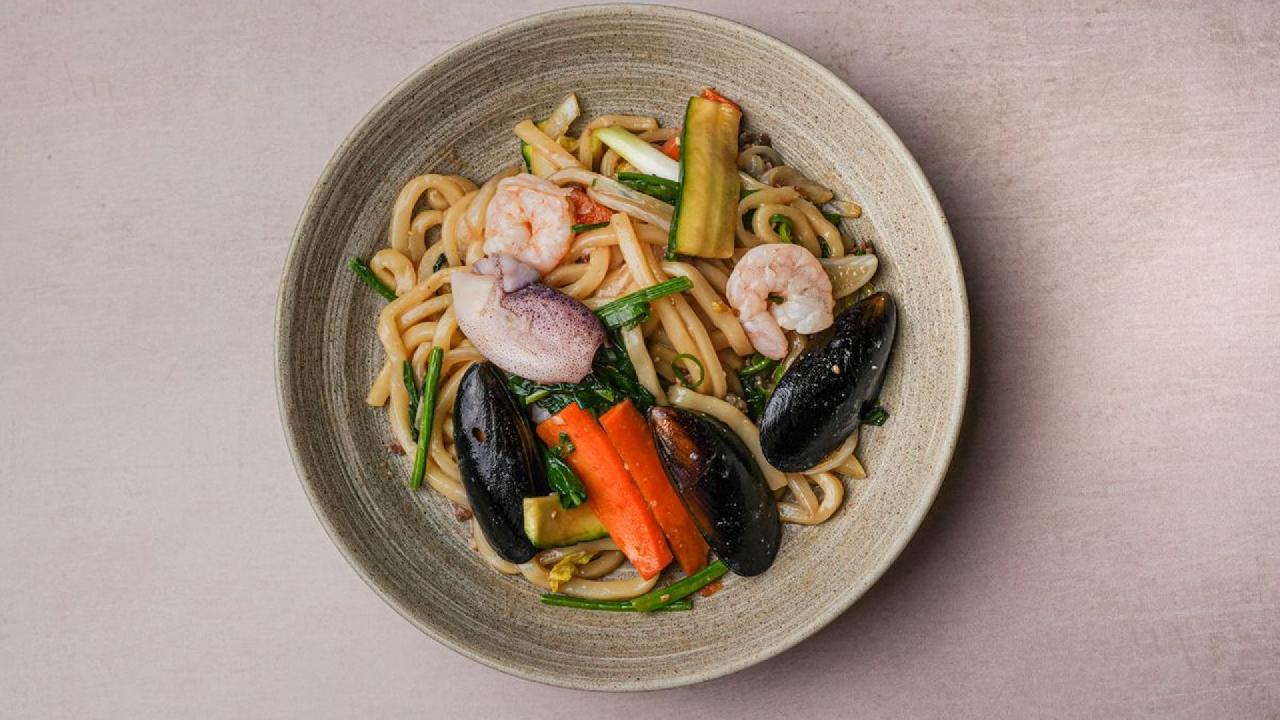 Meal card cover for: Seafood Fried Noodle