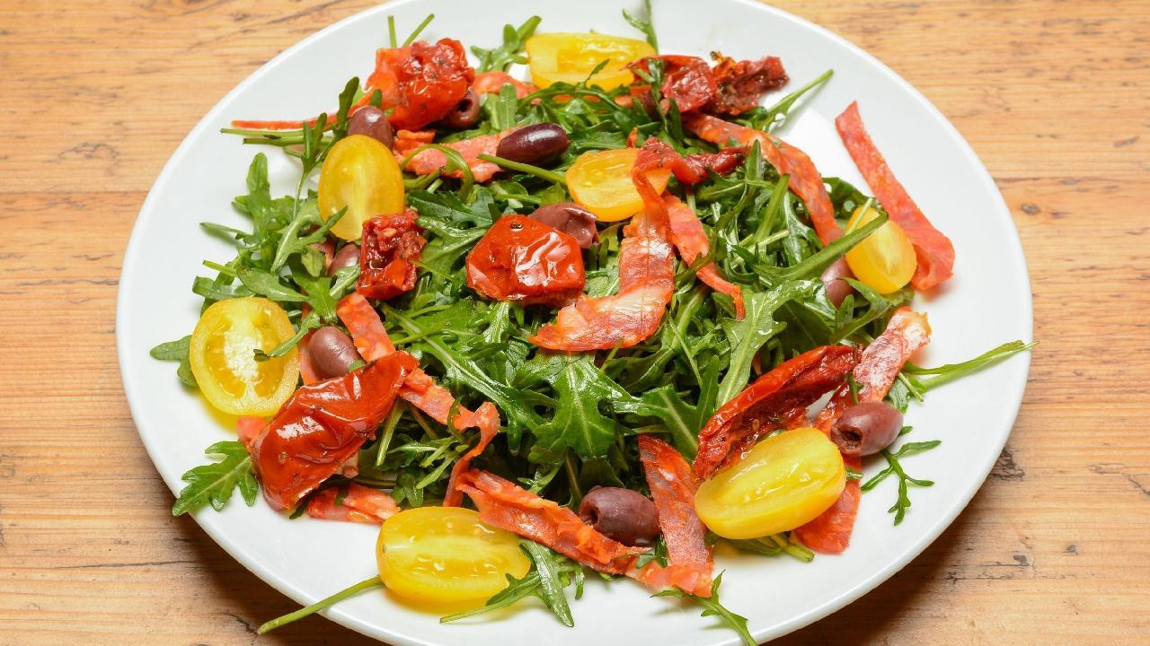 Meal card cover for: MEDITERRANEAN SALAD