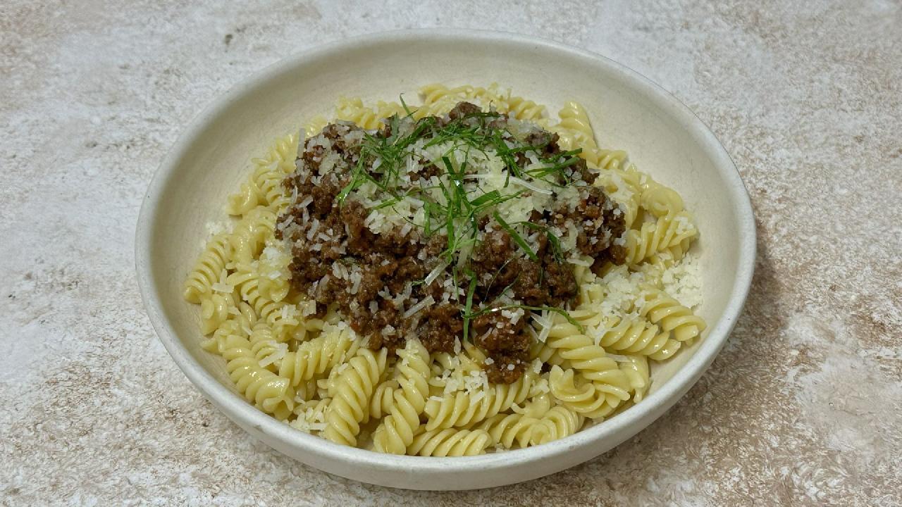 Meal card cover for: Beef Ragu Fusilli