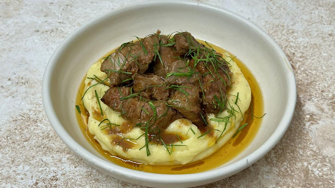 Meal card cover for: Beef Stifado