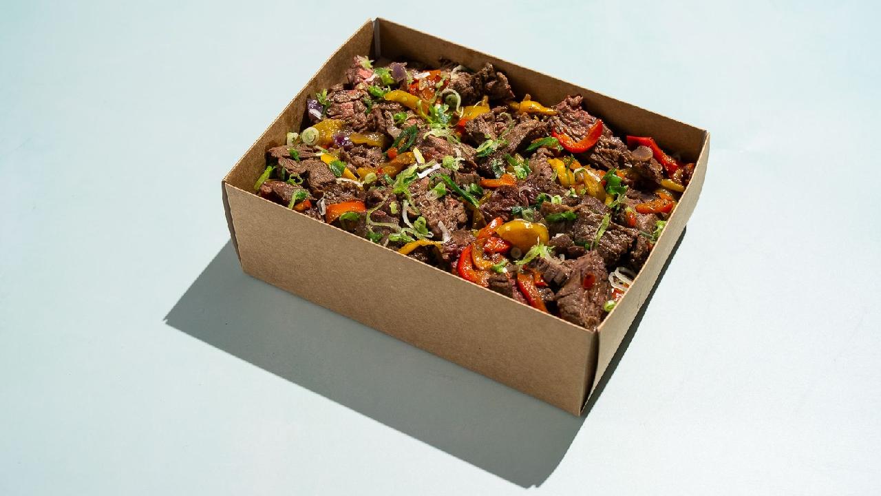 Meal card cover for: CAT Roasted beef, peppers + red onion CAT