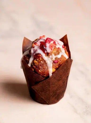 Meal card cover for: CAT Strawberry & macadamia nut muffins CAT