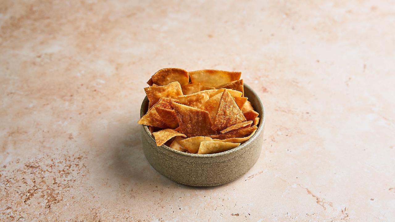 Meal card cover for: Crispy Fatteh Pita Chips