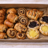 Meal card cover for: Mini Viennese Pastries Platter (16)