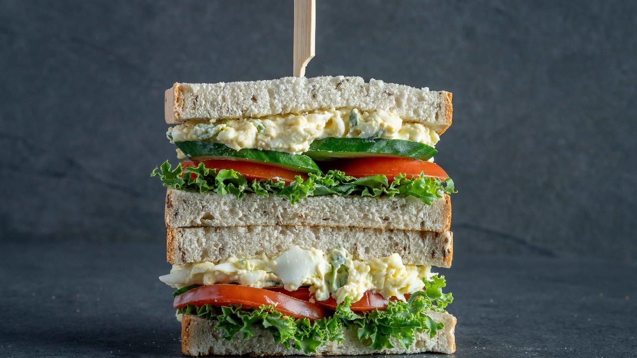 Meal card cover for: Egg and Onion