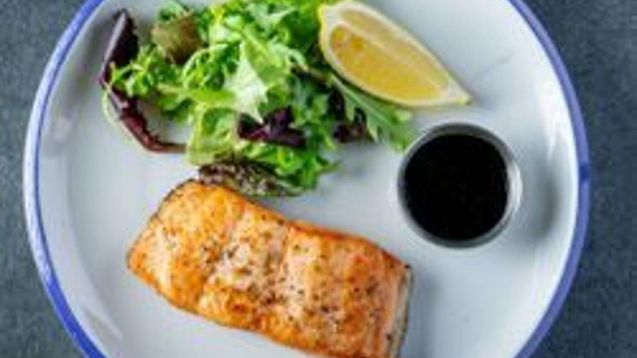 Meal card cover for: SALMON FILLET
